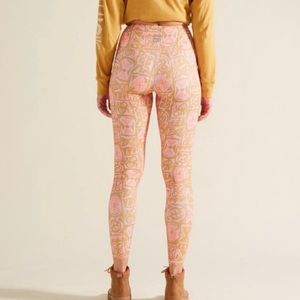 NWT Billabong Adventure Leggings in Wild Rose Pattern Size S